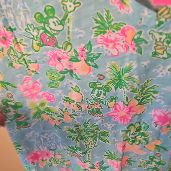 Lilly Pulitzer NWT Disney Blue Floral Short Sleeve Top - Picture 4 of 5